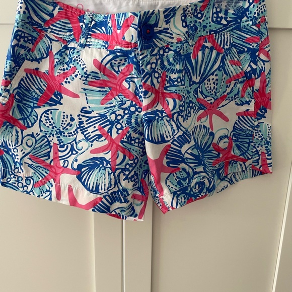 Size 2 Lilly Pulitzer Callahan shorts EUC - Picture 2 of 3